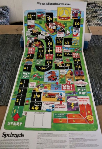 Wie een kuil graaft voor een ander   mercedes 4